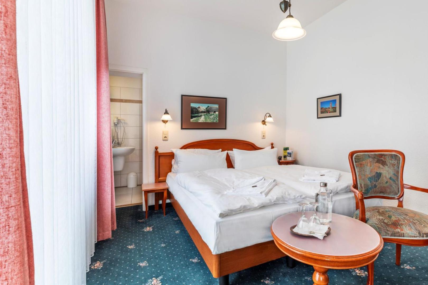 Hotel Stranddistel Ruegen Герен Екстер'єр фото